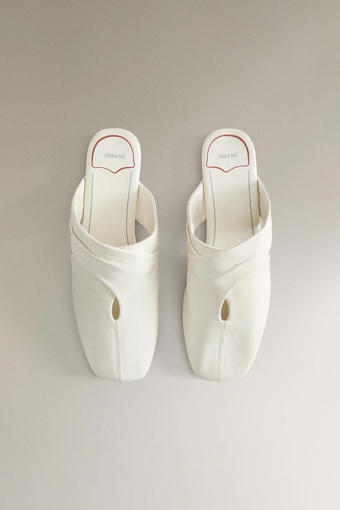 MULES CROISÉES CUIR