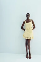 TOP EN MAILLE BRODERIES PERFORÉES