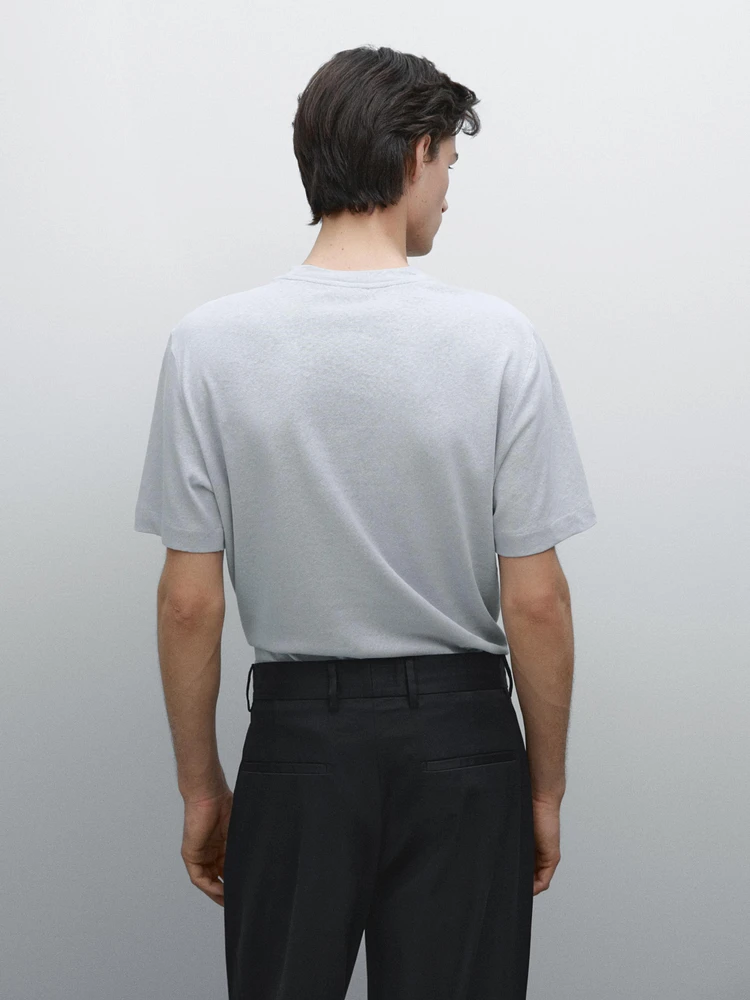 Short-sleeved T-shirt with linen