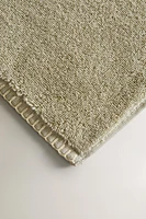 BATH TOWEL WITH CONTRAST TOPSTITCHING