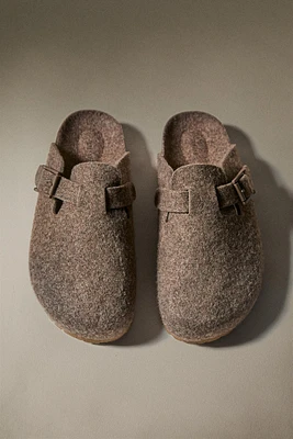 BUCKLED FELT MULE CLOG SLIPPERS