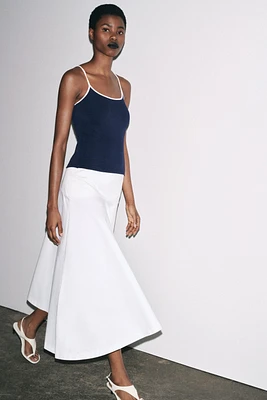 CONTRAST PIPING T-SHIRT