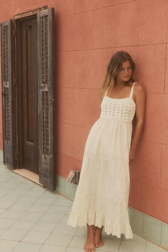 ROBE EN MAILLE MATIÈRES VARIÉES