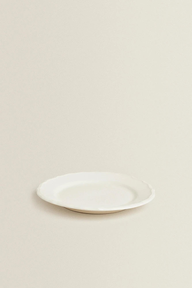 EARTHENWARE DESSERT PLATE WITH RAISED-DESIGN EDGE