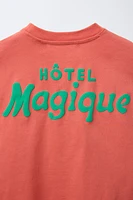 T-SHIRT IMPRIMÉ HÔTEL MAGIQUE © X ZARA