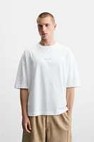T-SHIRT IMPRIMÉ RELIEF
