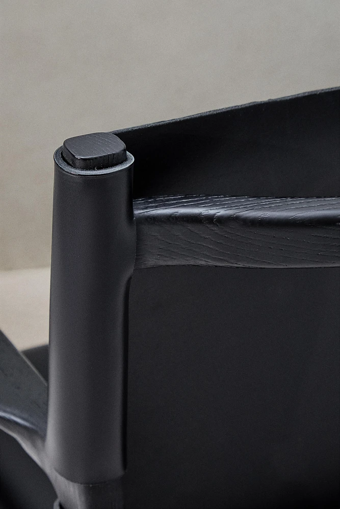 CHAIR 03