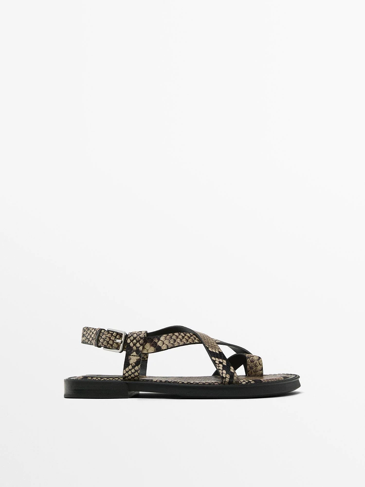 Toe divider print sandals