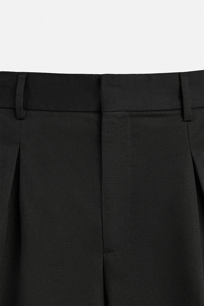 PLEATED COTTON LINEN SHORTS
