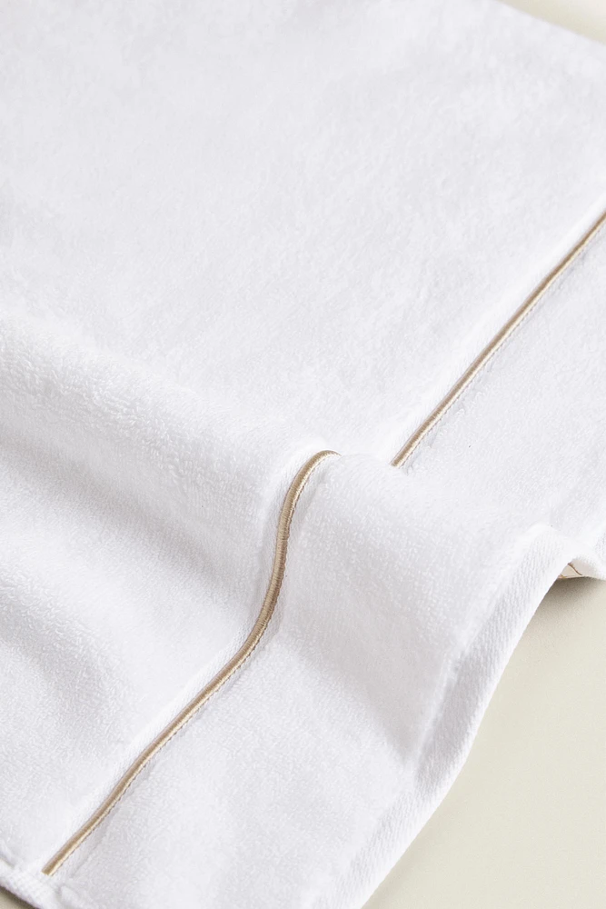 EMBROIDERED TRIM BATH TOWEL