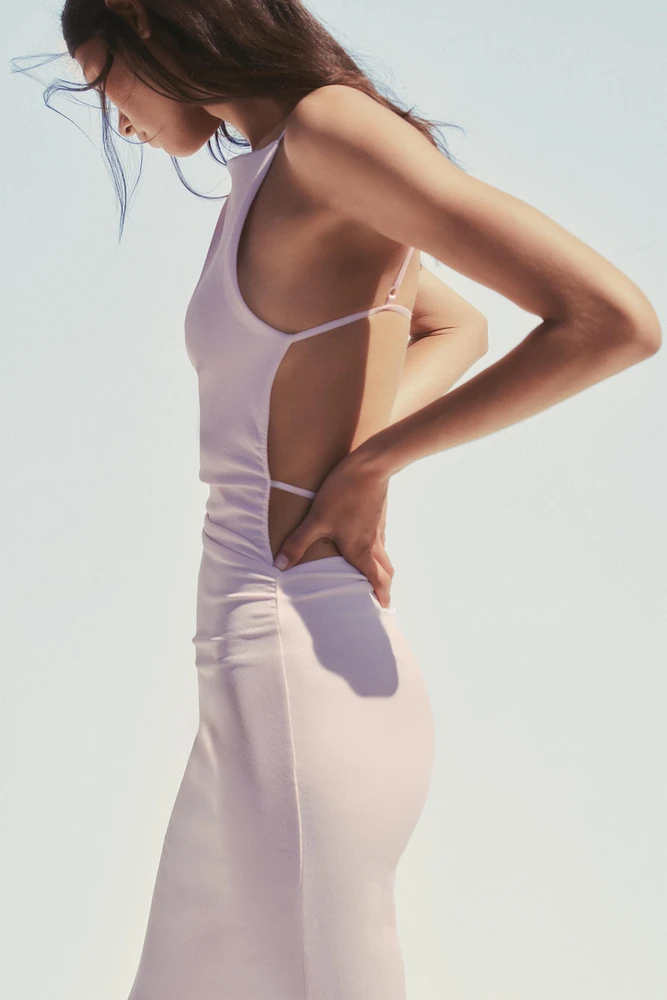 ROBE ÉLASTIQUE À FRONCES