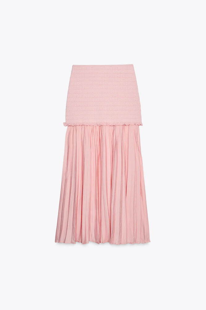 JUPE EN MAILLE MATIÈRES VARIÉES