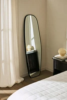 IRREGULAR-SHAPED MIRROR