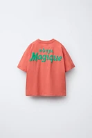 T-SHIRT IMPRIMÉ HÔTEL MAGIQUE © X ZARA