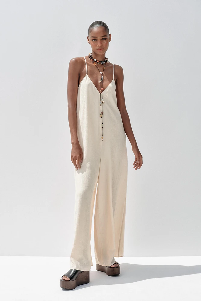 TEXTURED FLOWY LONG JUMPSUIT