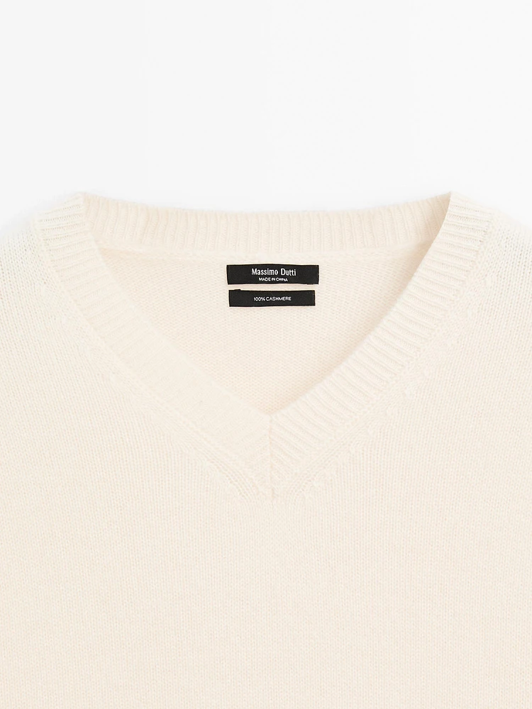 Oversized cashmere V-neck sweater