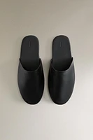 CHAUSSONS OUVERTS À L'ARRIÈRE CUIR