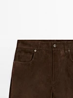 Pantalon en cuir finition daim