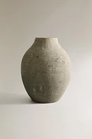 VASE EN CÉRAMIQUE IRRÉGULIÈRE