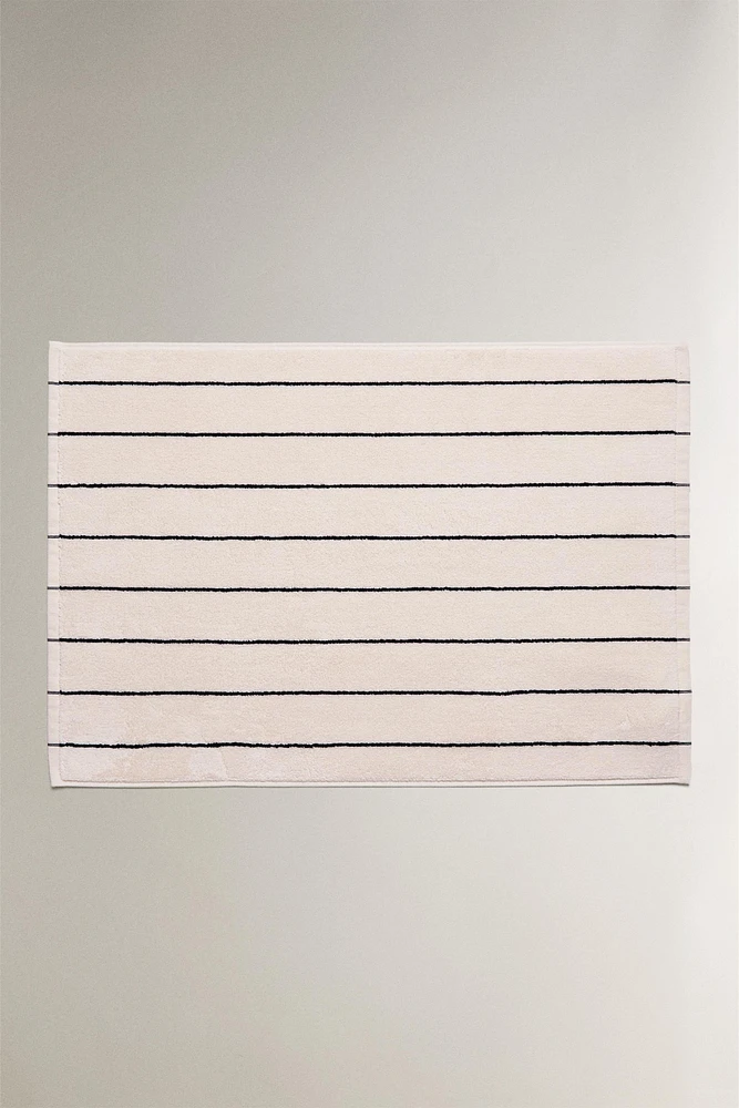 THIN STRIPED BATH MAT