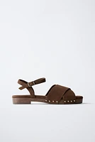 LEATHER CLOGS WITH THIN SOLE