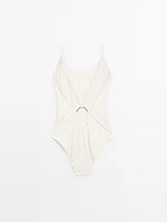 Maillot de bain avec anneau au dos