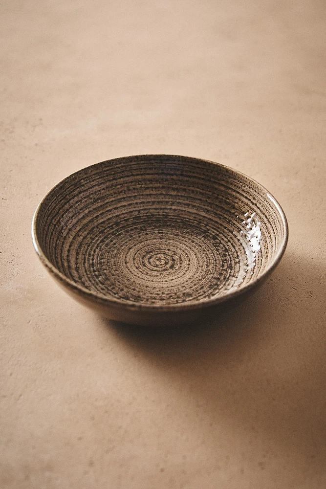 SOUP PLATE WITH RAISED DESIGN