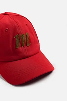 CONTRAST EMBROIDERED CAP