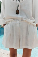 LINEN PLEATED BERMUDA SHORTS