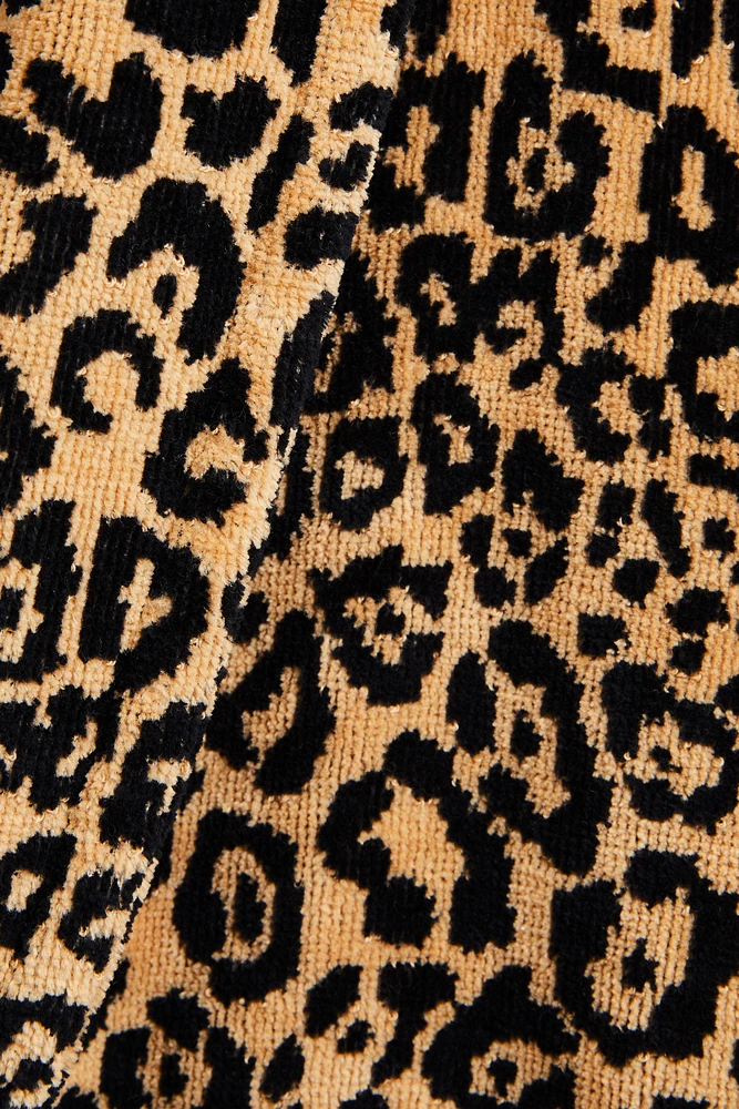 (400 GXM²) LEOPARD JACQUARD BATHROBE