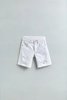 BERMUDA EN DENIM DÉCHIRÉ