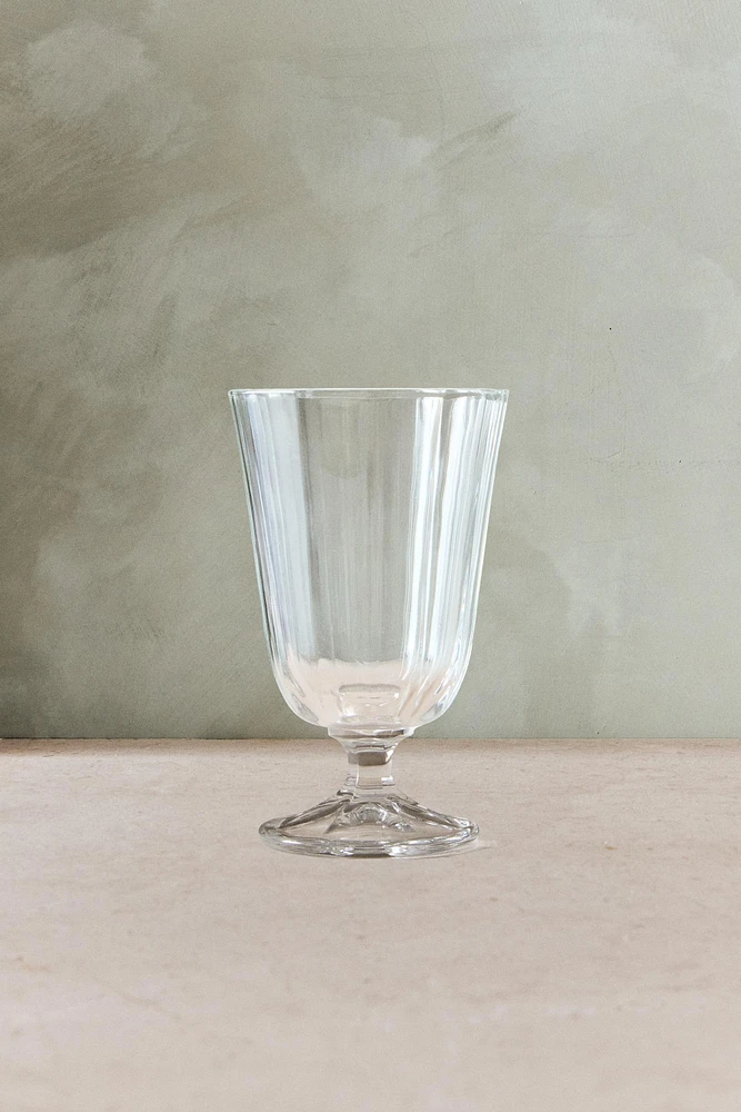 RAISED FACETED WINE GLASS