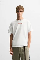 T-SHIRT IMPRIMÉ EN MATIÈRES VARIÉES