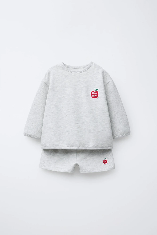 SWEATSHIRT AND BERMUDA SHORTS SET WITH APPLE PATCH