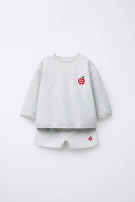 SWEATSHIRT AND BERMUDA SHORTS SET WITH APPLE PATCH