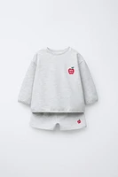 SWEATSHIRT AND BERMUDA SHORTS SET WITH APPLE PATCH