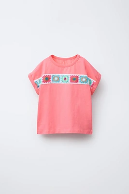 CROCHET FLOWER T-SHIRT
