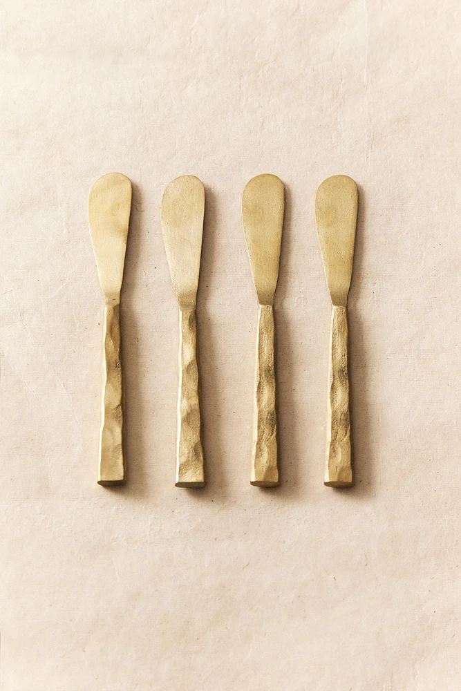 SET OF HAMMERED BUTTER KNIVES (SET OF 4)