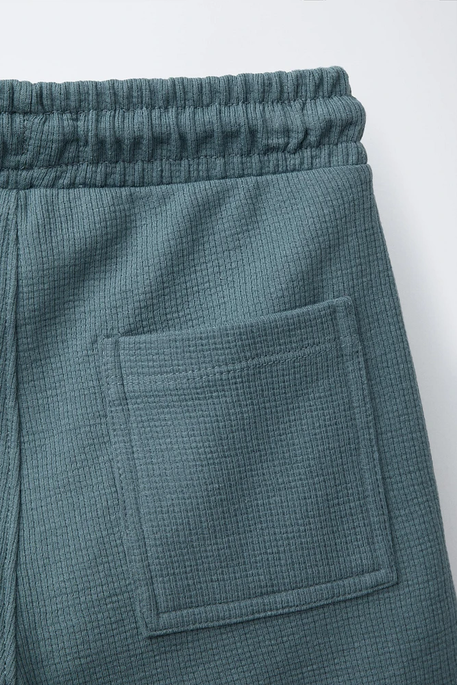 TEXTURED KNIT SHORTS