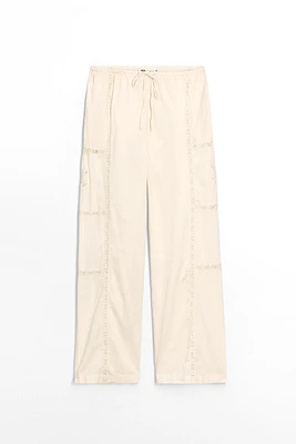 FLORAL EMBROIDERED LACE PANTS
