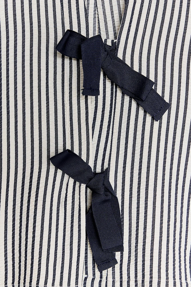 STRIPED TIE BLOUSE