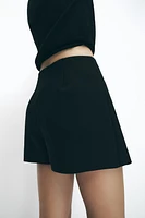 RAISED BUTTON SKORT