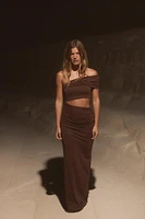 ROBE LONGUE ASYMÉTRIQUE CUT OUT