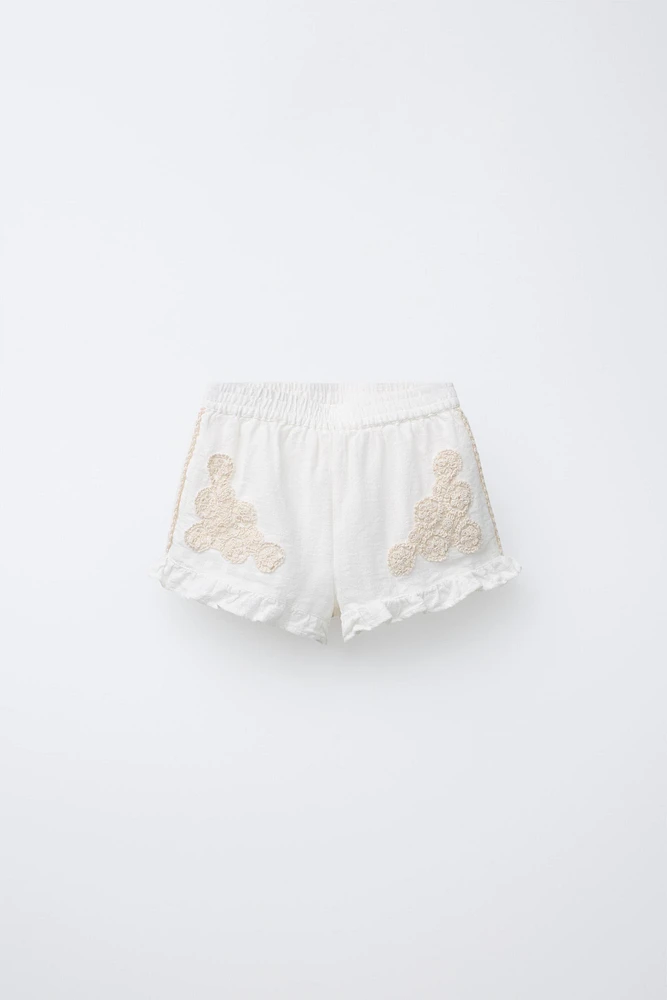 BERMUDA CROCHET VOLANTS