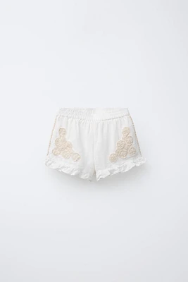 BERMUDA CROCHET VOLANTS