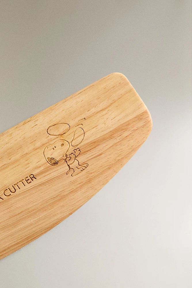 CHILDREN’S PEANUTS™ PIZZA CUTTER