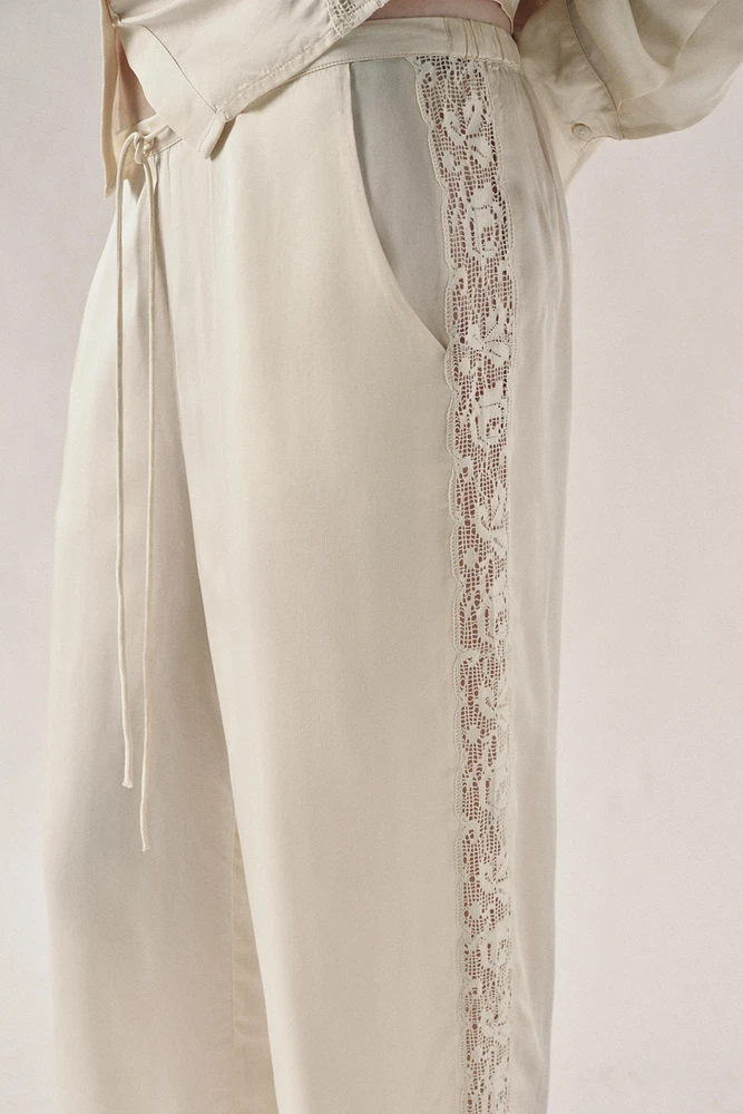 SATIN EFFECT LACE PANTS