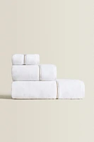 EMBROIDERED TRIM BATH TOWEL