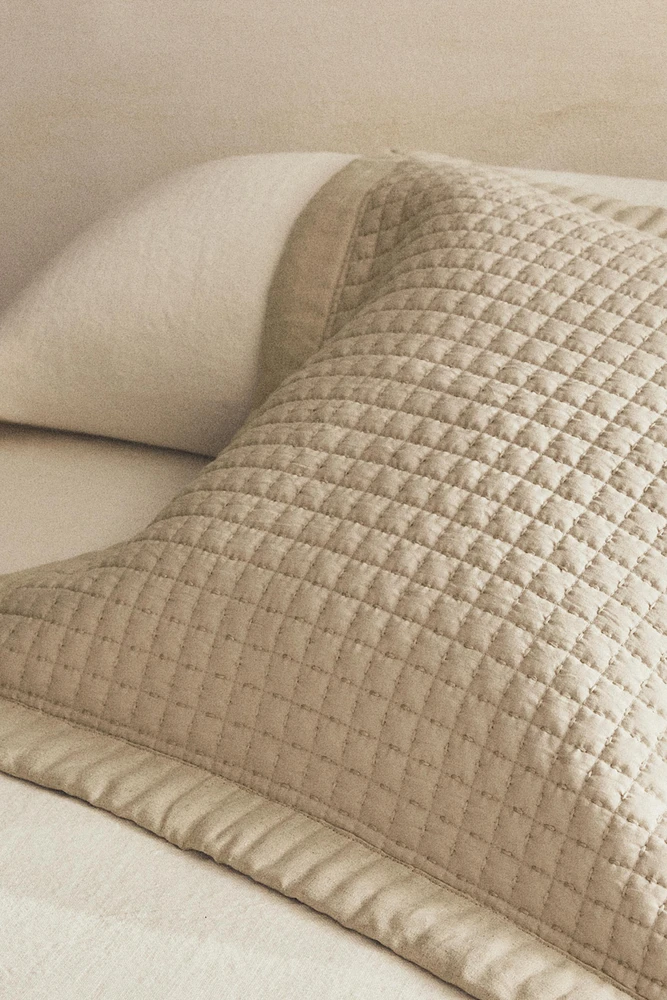 MICROFIBER PILLOW SHAM FOR QUILT