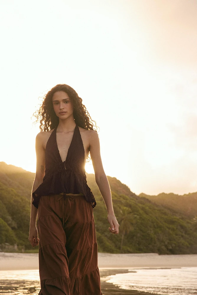 TEXTURED HALTER TOP
